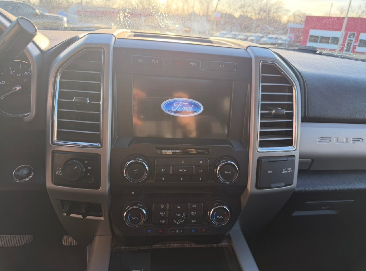 Ford F-350 SD Lariat Crew Cab 4WD 2017