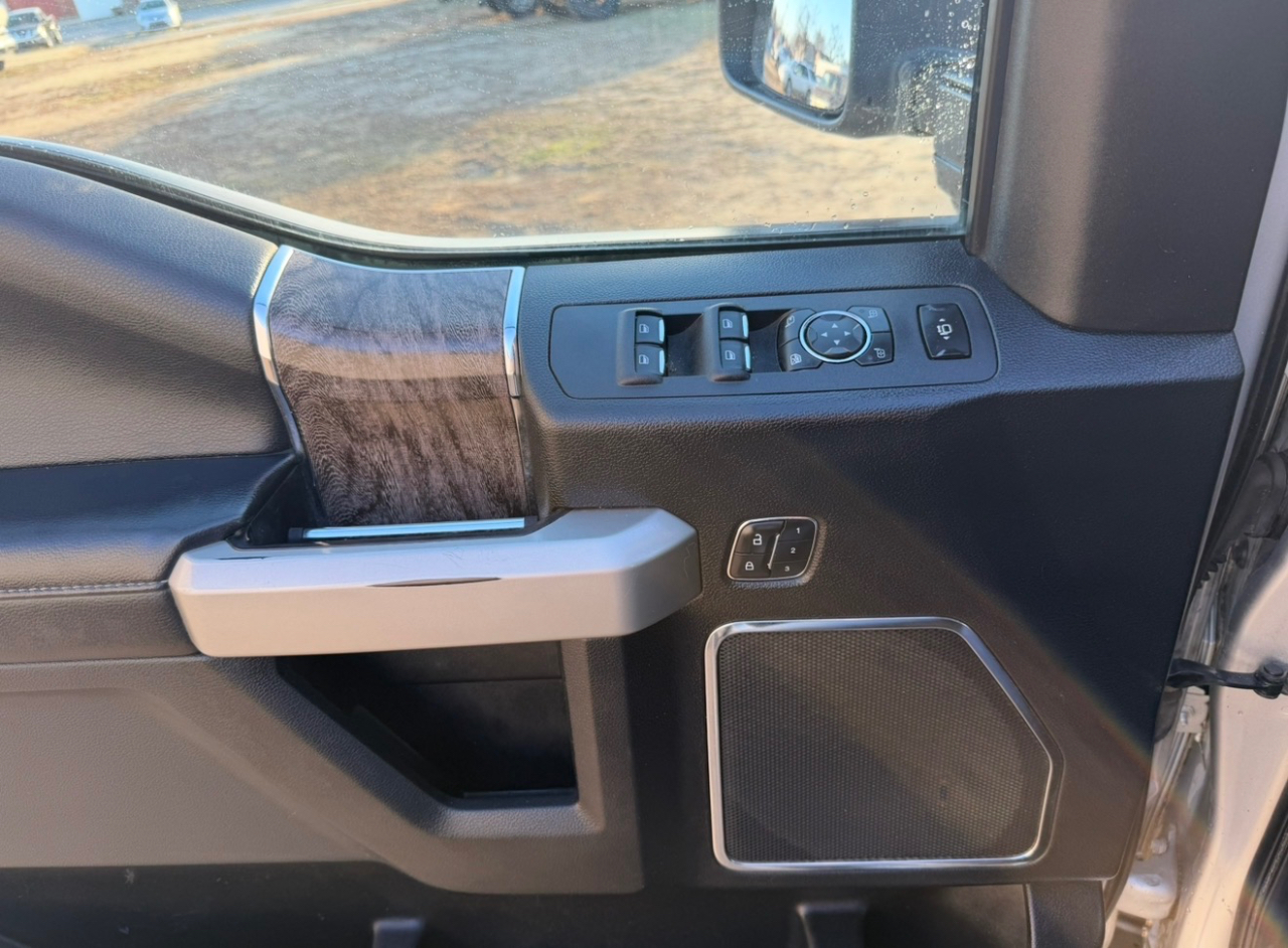 Ford F-350 SD Lariat Crew Cab 4WD 2017