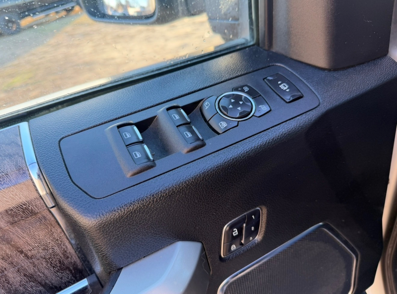 Ford F-350 SD Lariat Crew Cab 4WD 2017