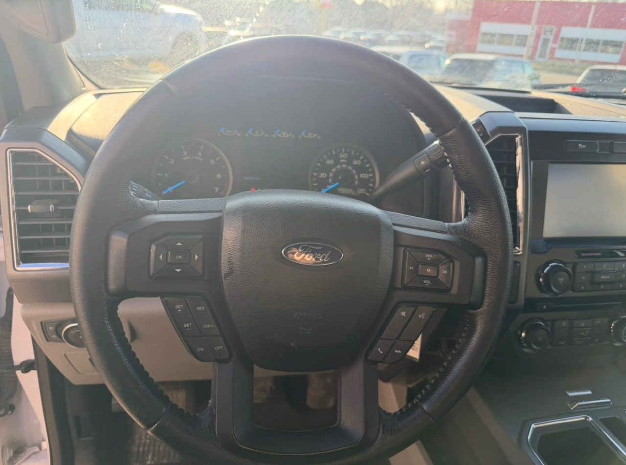 Ford F-150 XLT SuperCrew 5.5-ft. Bed 4WD 2015