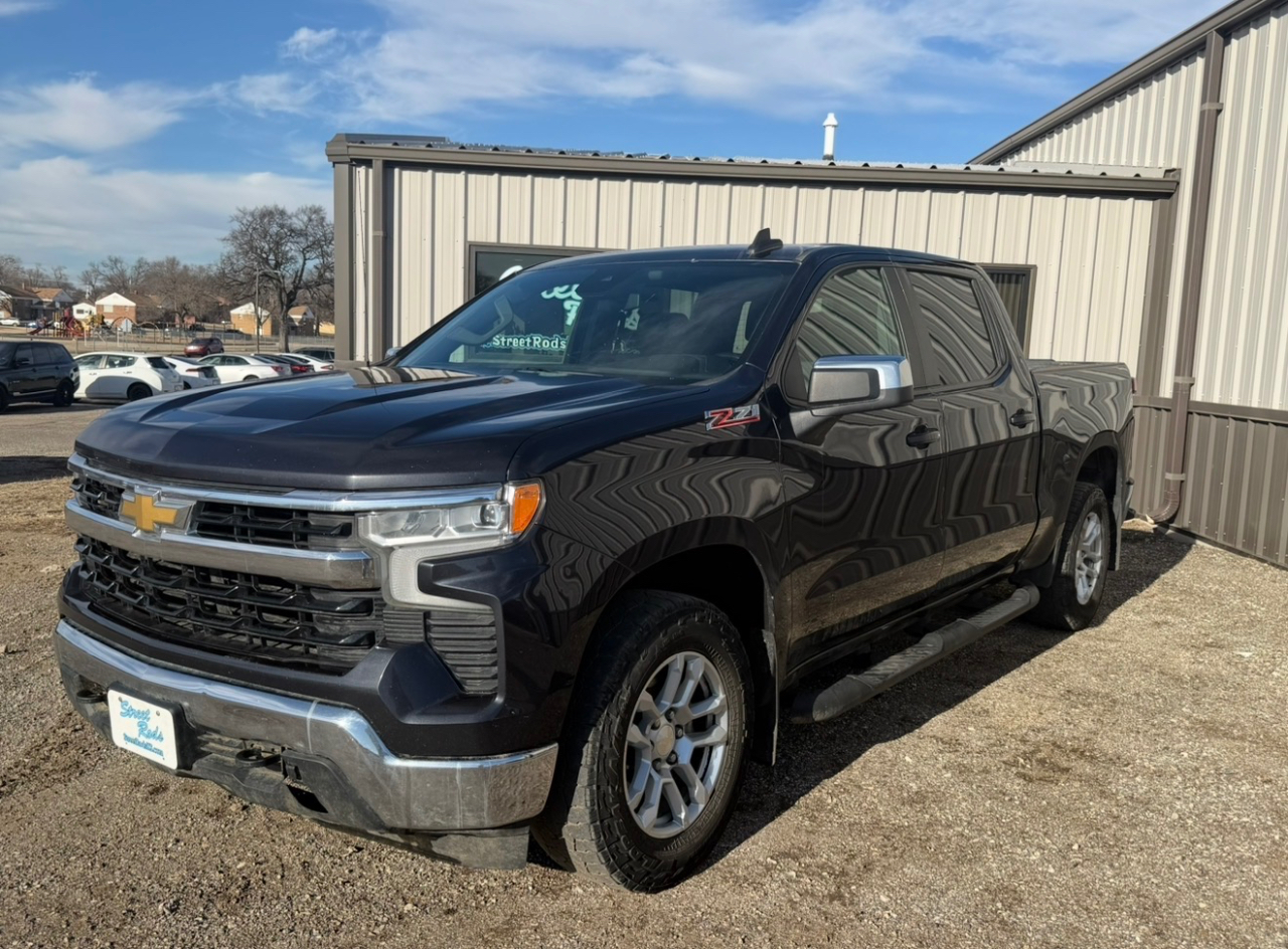 Chevrolet Silverado 1500 LT Crew Cab 4WD 2022