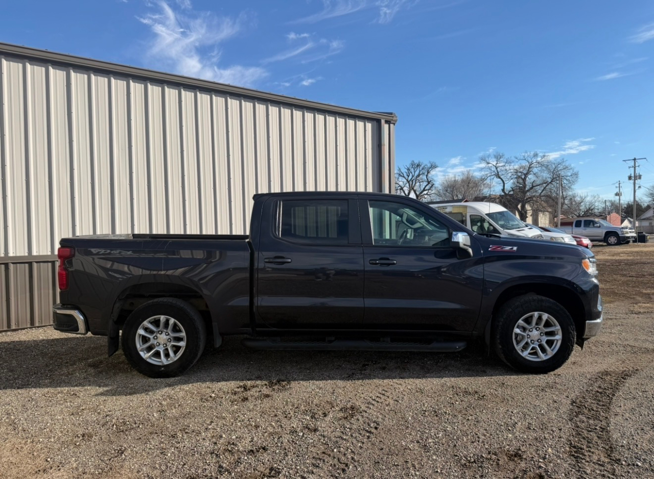 Chevrolet Silverado 1500 LT Crew Cab 4WD 2022