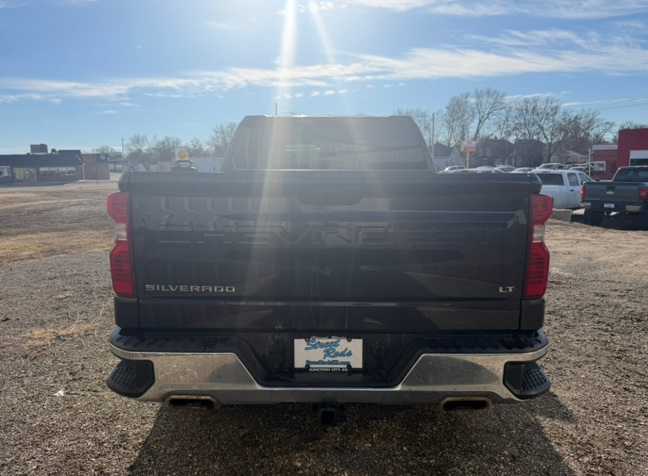 Chevrolet Silverado 1500 LT Crew Cab 4WD 2022