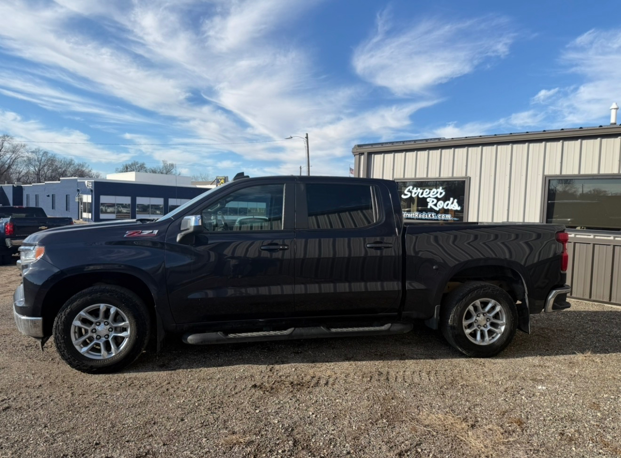 Chevrolet Silverado 1500 LT Crew Cab 4WD 2022
