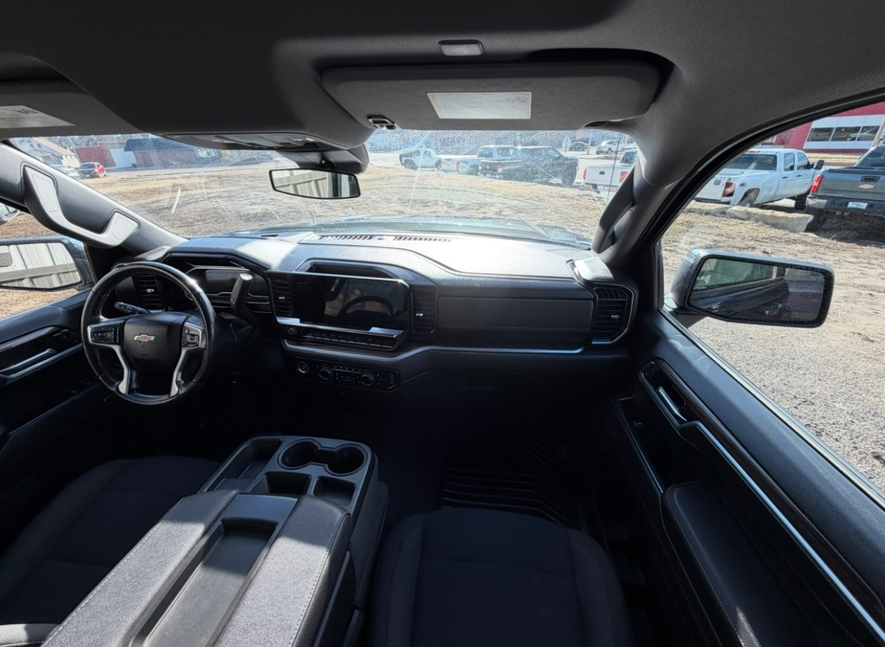 Chevrolet Silverado 1500 LT Crew Cab 4WD 2022