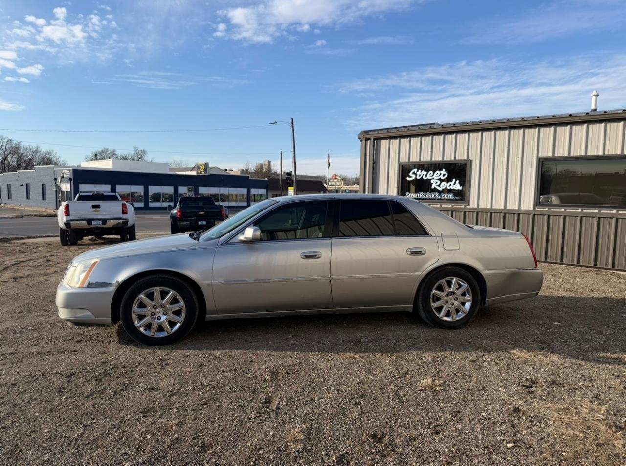 Cadillac DTS Sedan 2007