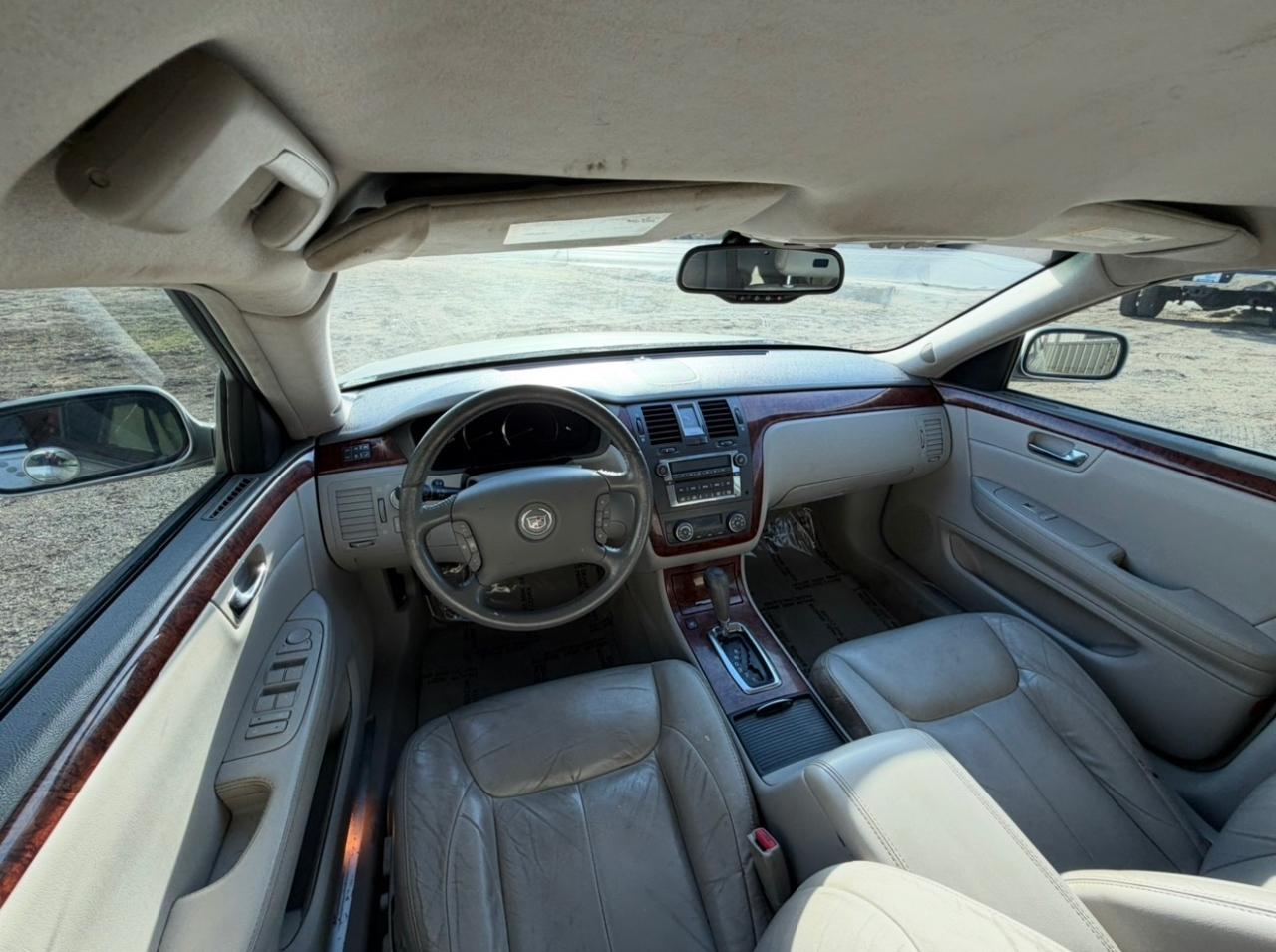 Cadillac DTS Sedan 2007