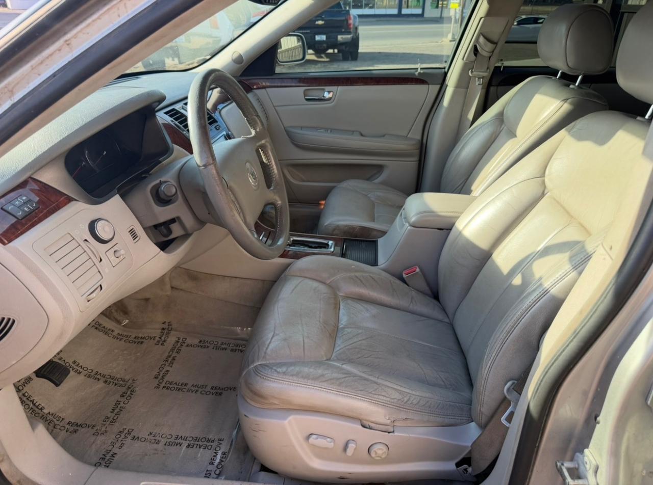 Cadillac DTS Sedan 2007