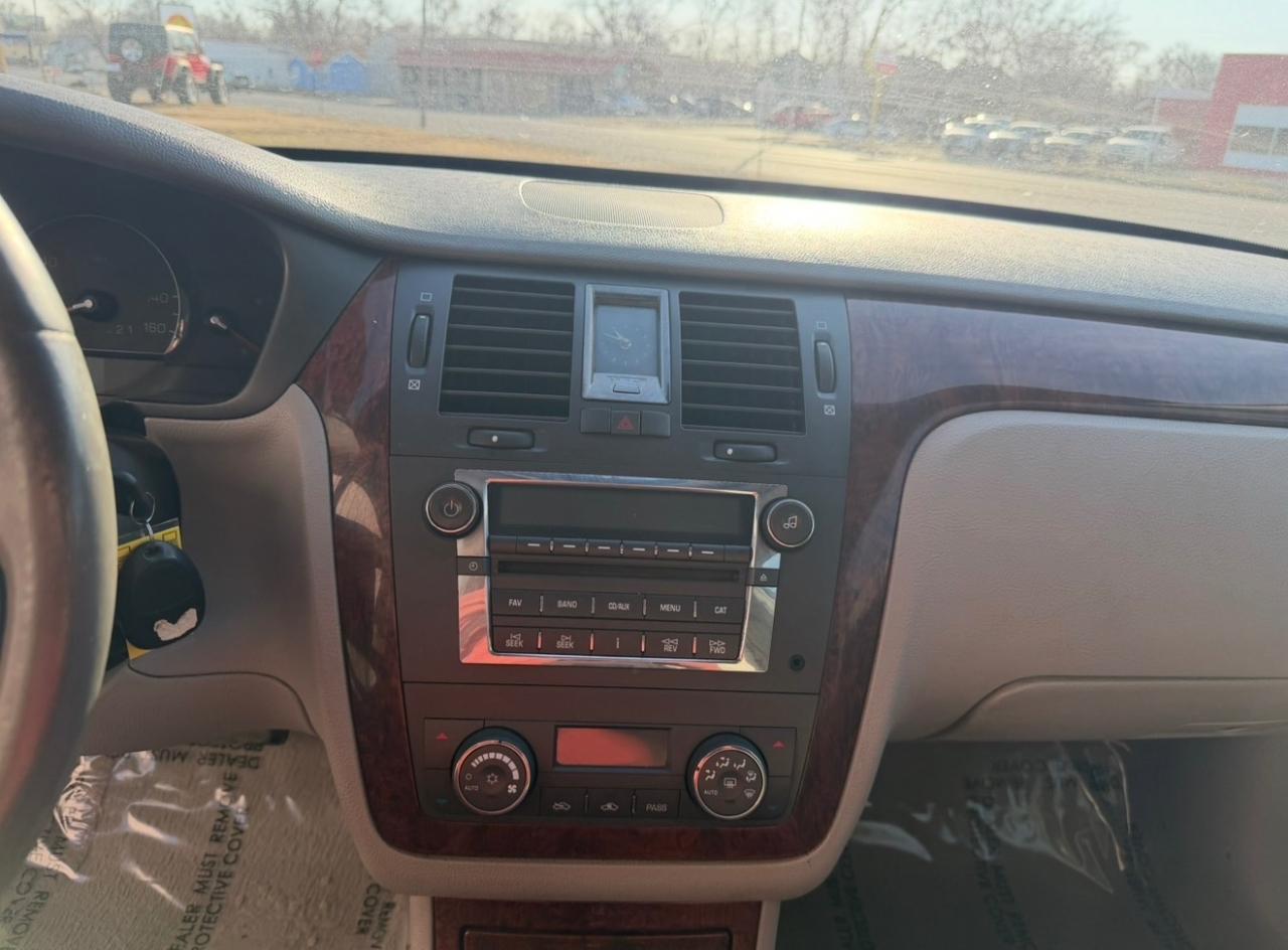 Cadillac DTS Sedan 2007