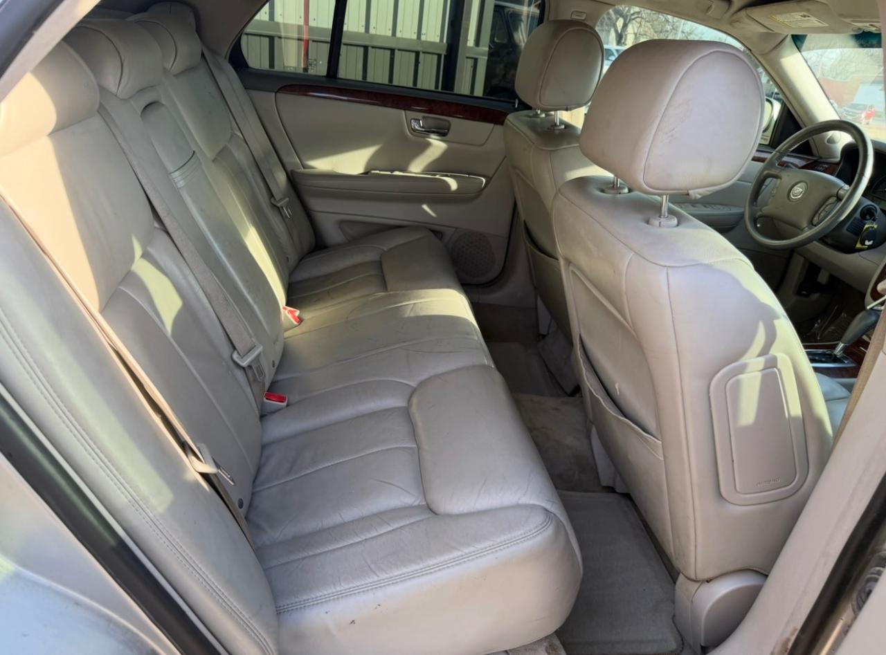 Cadillac DTS Sedan 2007