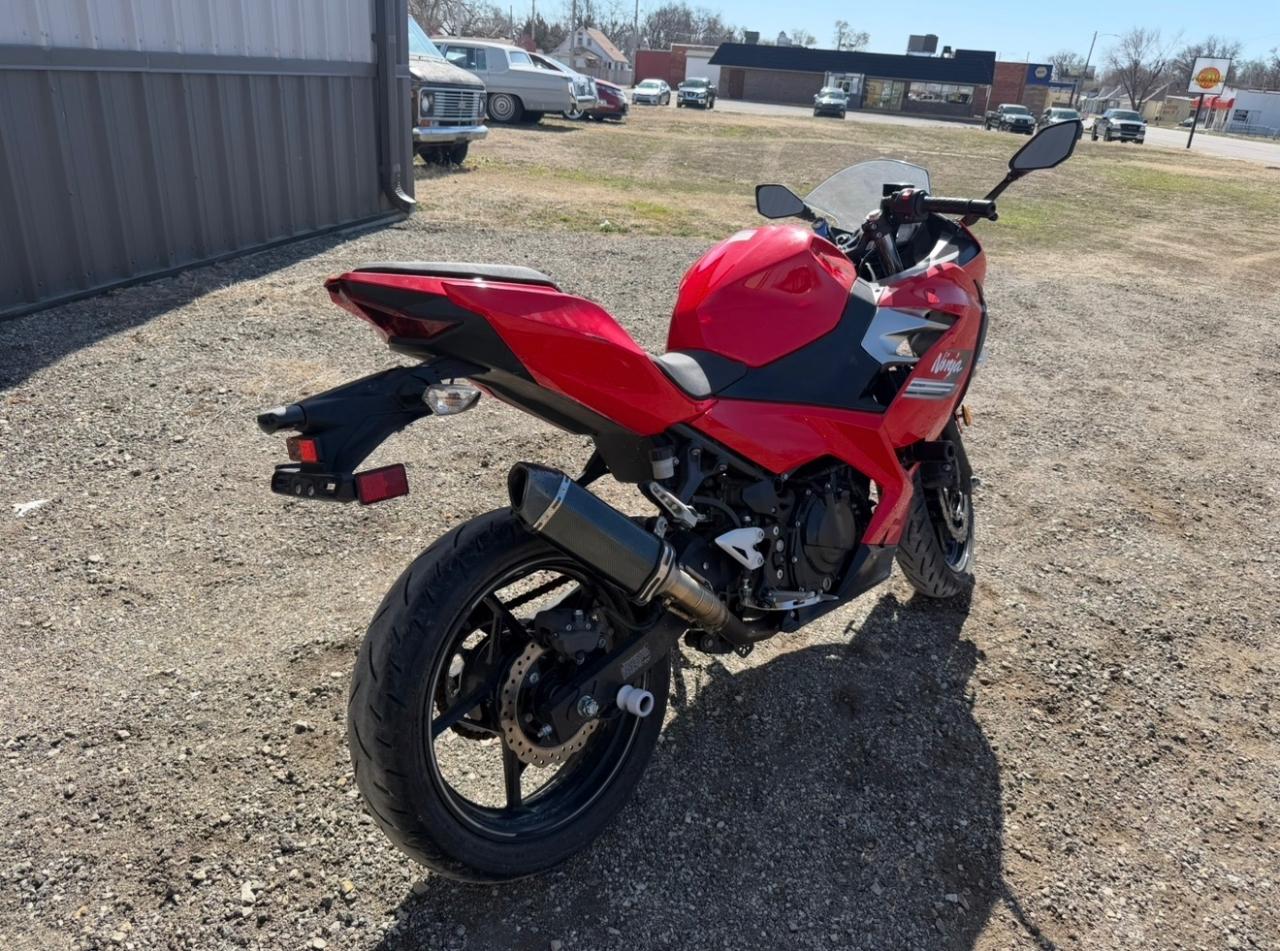 Kawasaki Ninja 400  2021