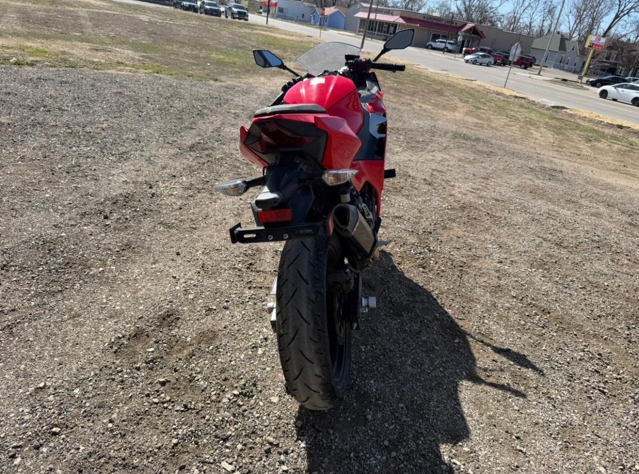 Kawasaki Ninja 400  2021