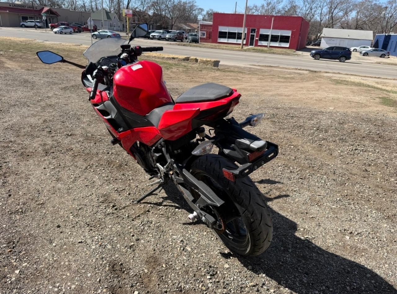 Kawasaki Ninja 400  2021