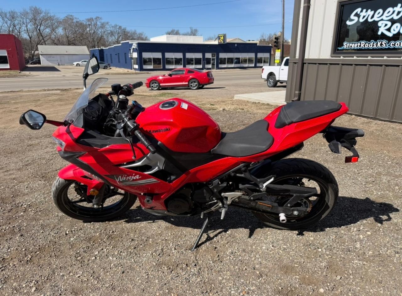 Kawasaki Ninja 400  2021