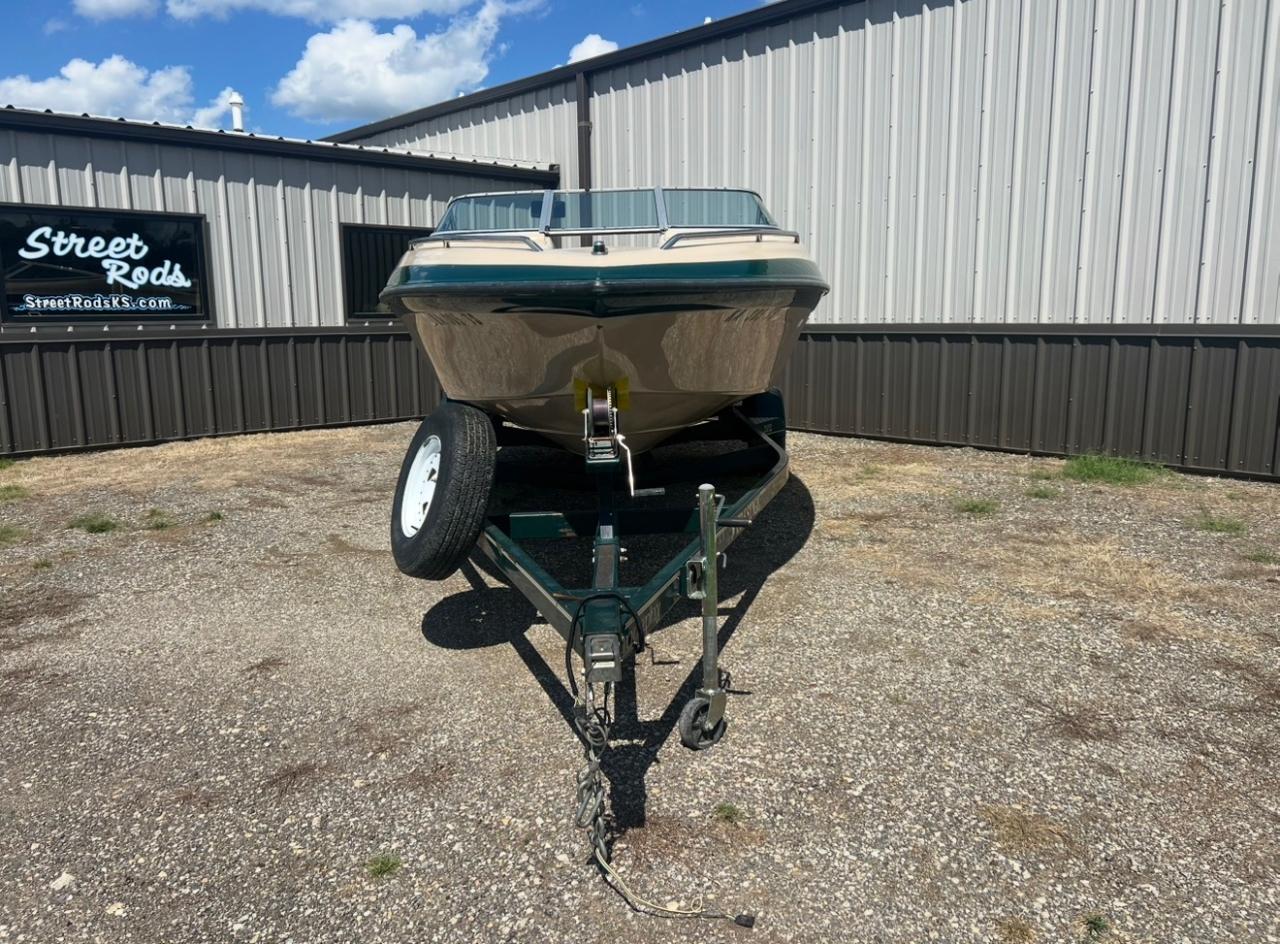 Crownline Bowrider  2000