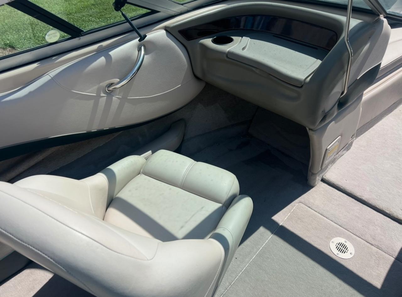 Crownline Bowrider  2000