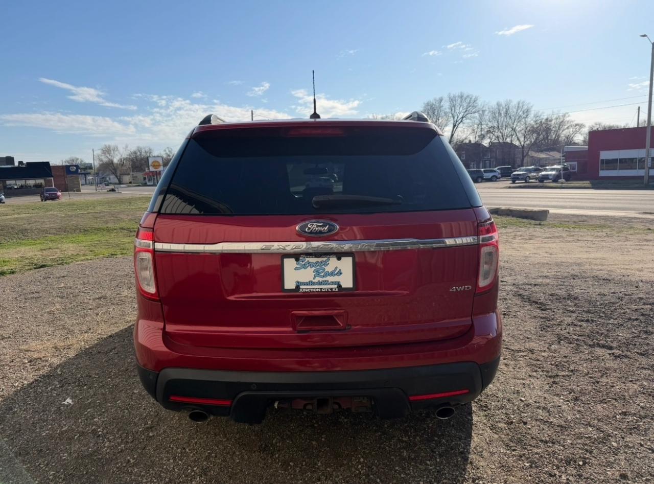 Ford Explorer XLT 4WD 2011