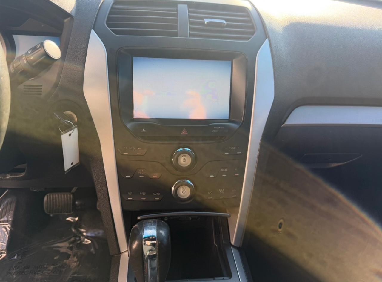 Ford Explorer XLT 4WD 2011