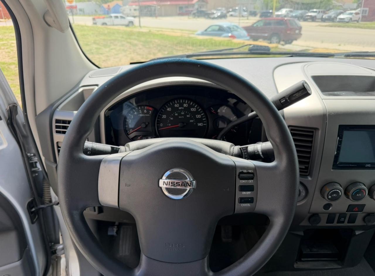 Nissan Titan LE Crew Cab 4WD 2006