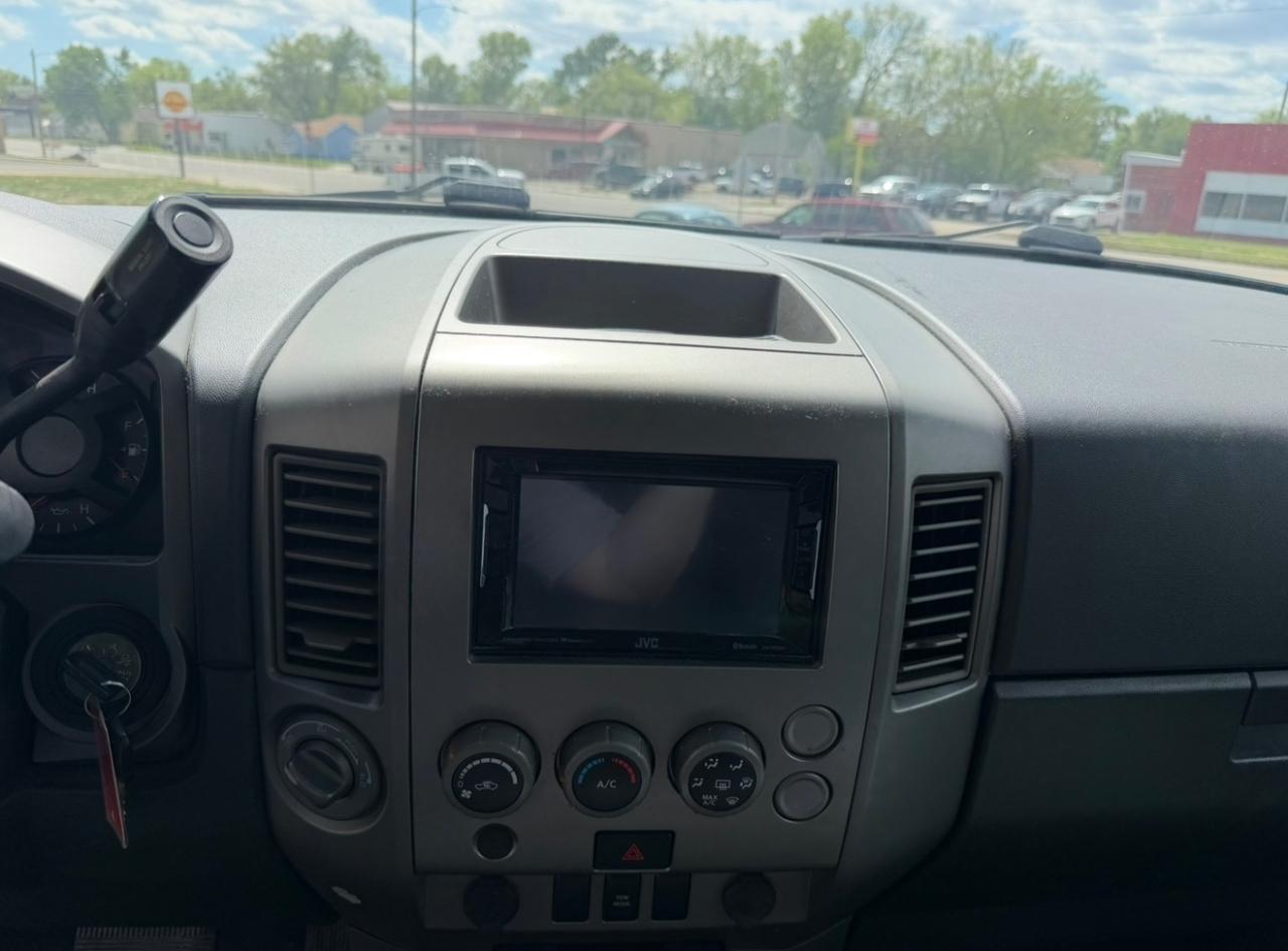 Nissan Titan LE Crew Cab 4WD 2006