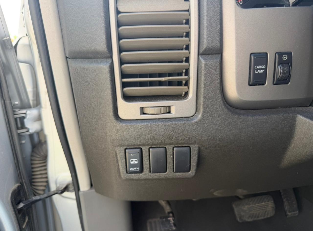 Nissan Titan LE Crew Cab 4WD 2006