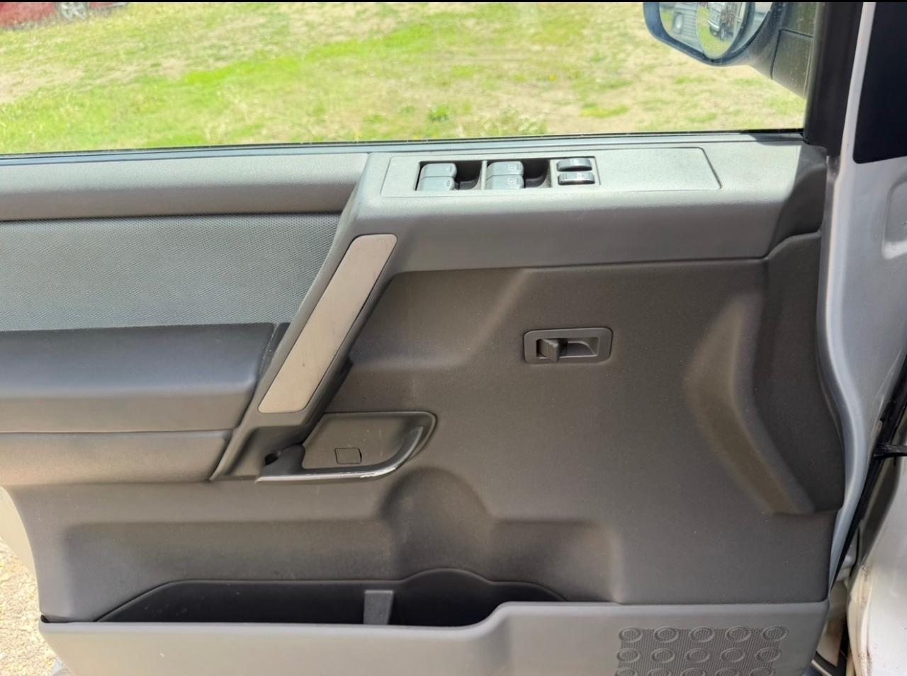 Nissan Titan LE Crew Cab 4WD 2006