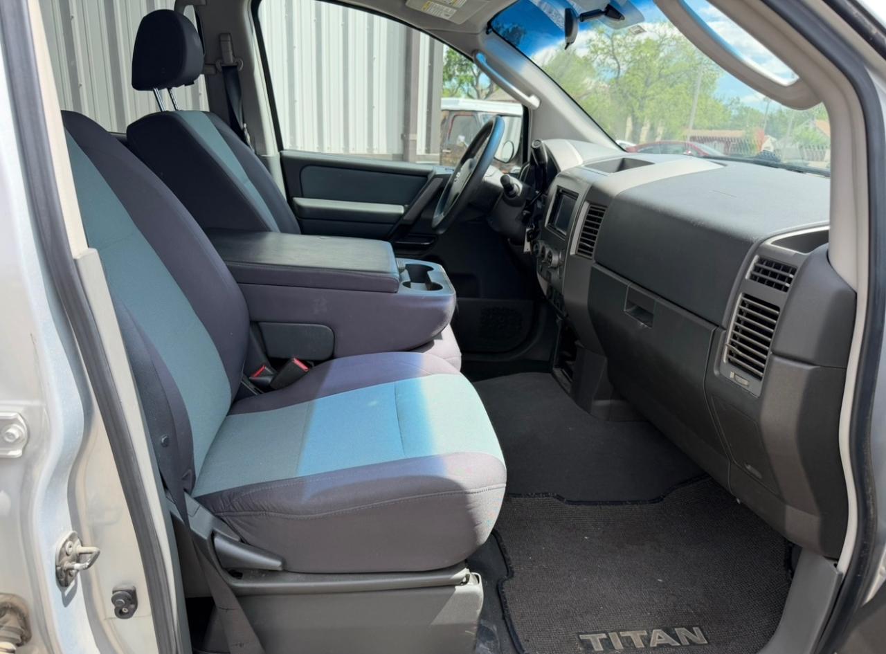 Nissan Titan LE Crew Cab 4WD 2006