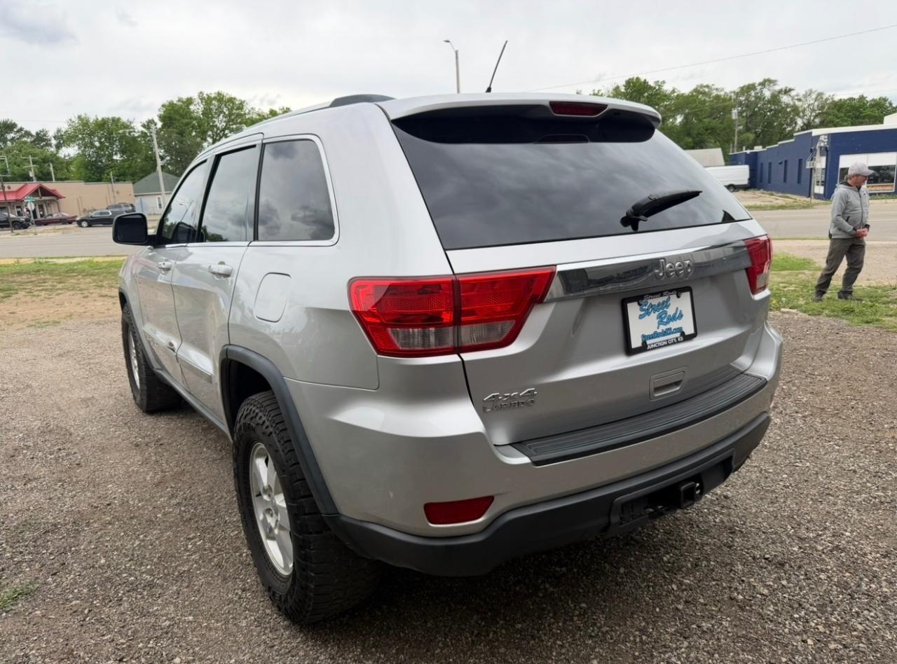 Jeep Grand Cherokee Laredo 4WD 2012