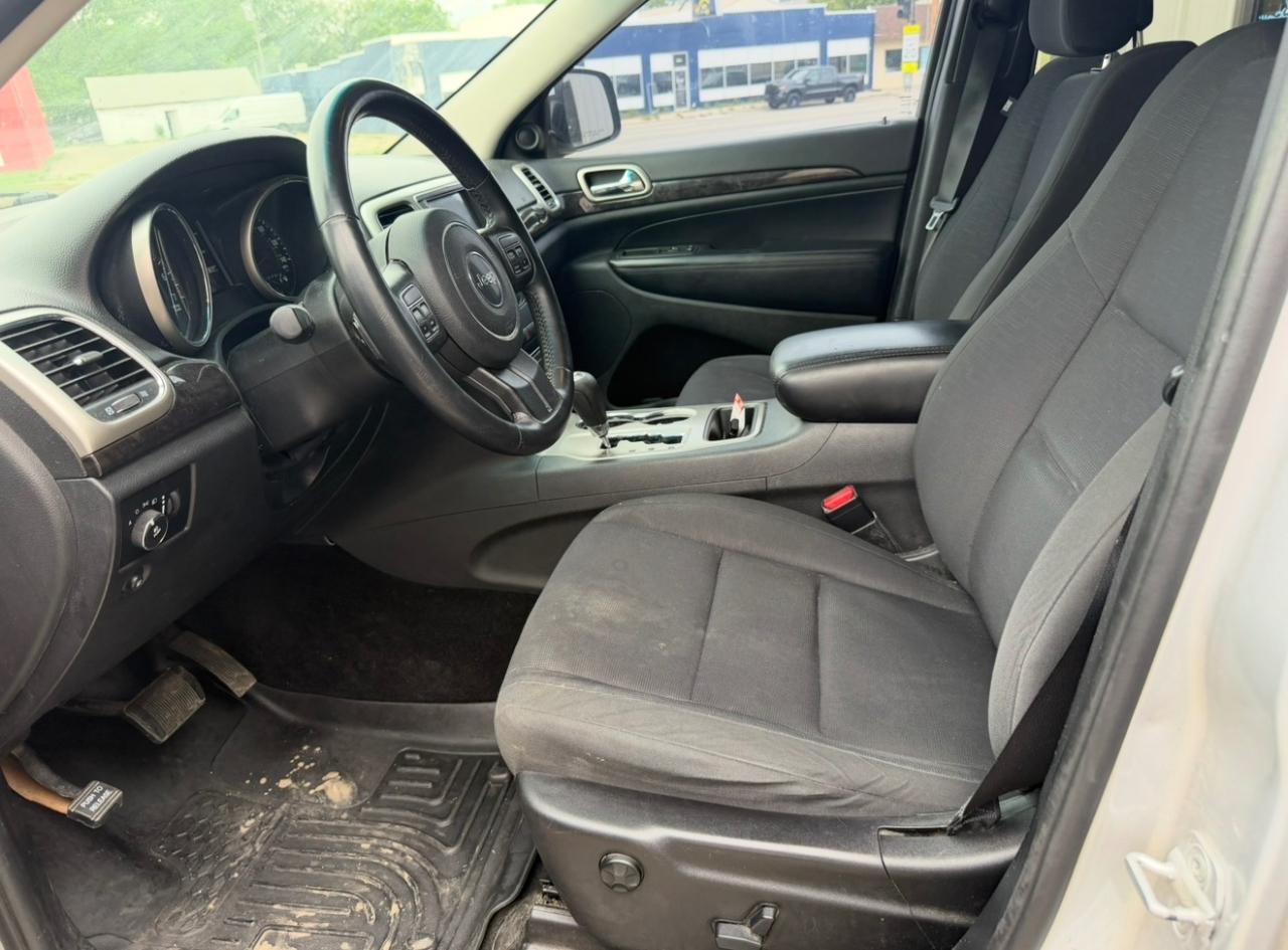 Jeep Grand Cherokee Laredo 4WD 2012