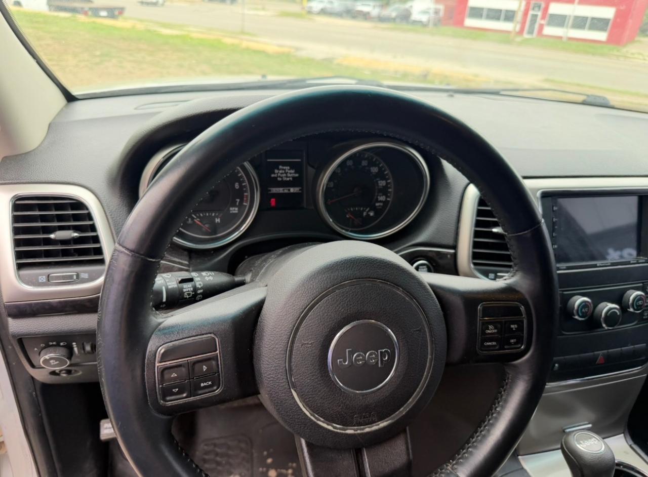 Jeep Grand Cherokee Laredo 4WD 2012