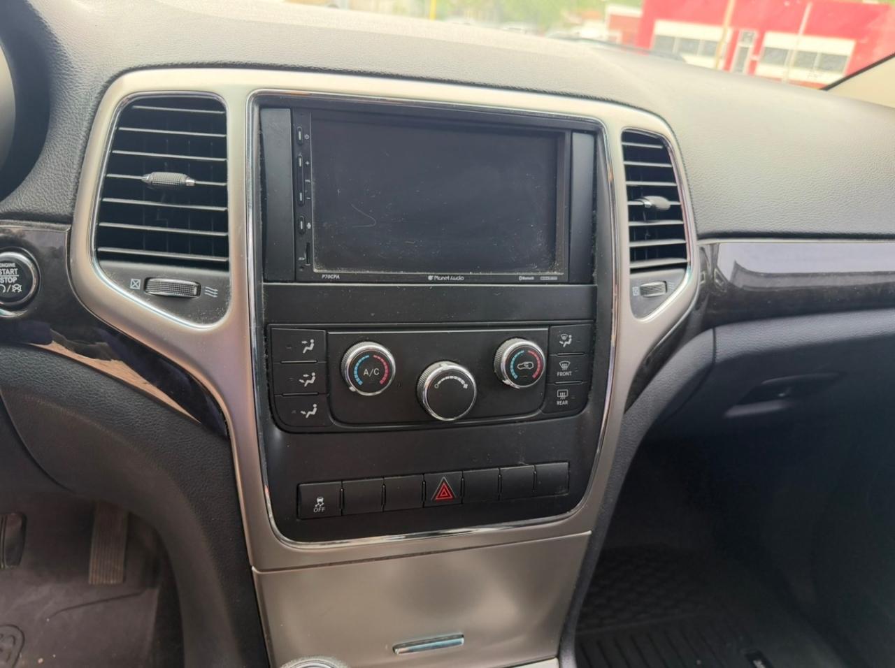 Jeep Grand Cherokee Laredo 4WD 2012