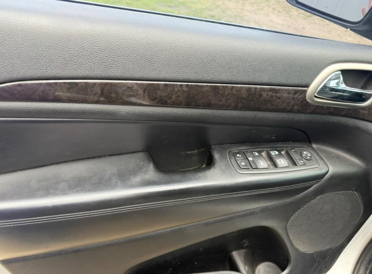 Jeep Grand Cherokee Laredo 4WD 2012