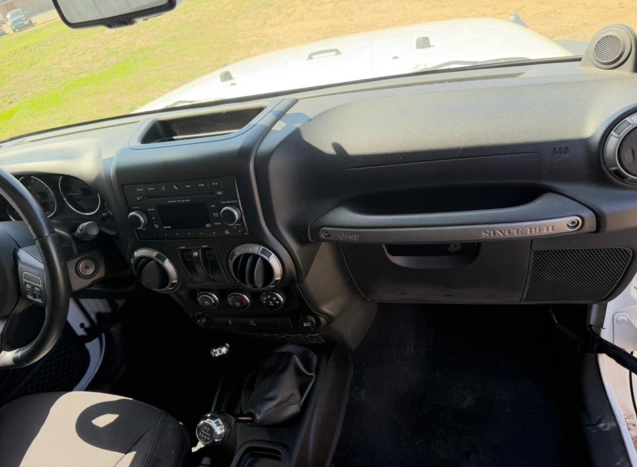 Jeep Wrangler Sport 4WD 2013
