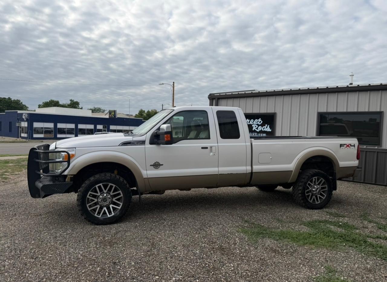 Ford F-350 SD Lariat SuperCab Long Bed 4WD 2011