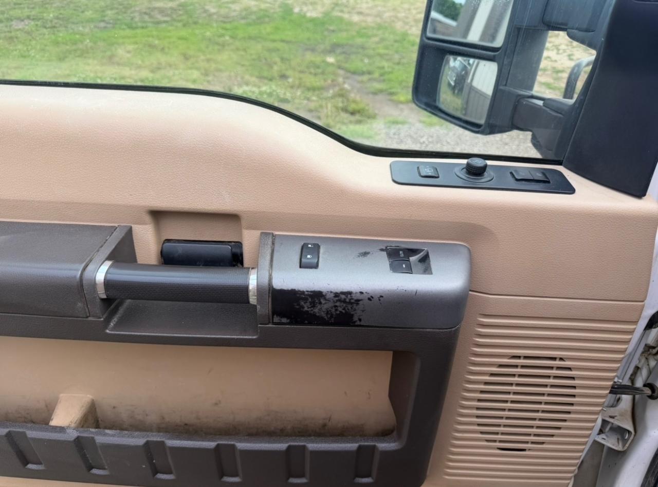 Ford F-350 SD Lariat SuperCab Long Bed 4WD 2011