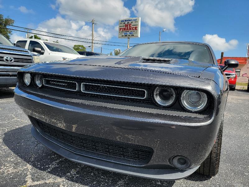 2019 Dodge Challenger SXT