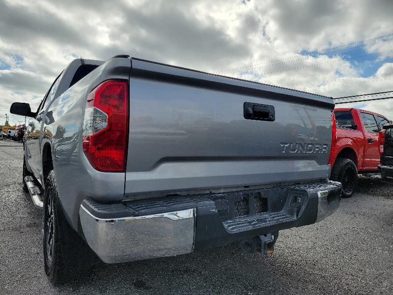 Toyota Tundra Limited 5.7L FFV CrewMax 2WD 2017