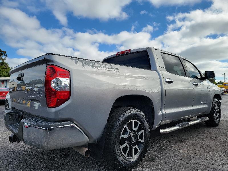 Toyota Tundra Limited 5.7L FFV CrewMax 2WD 2017