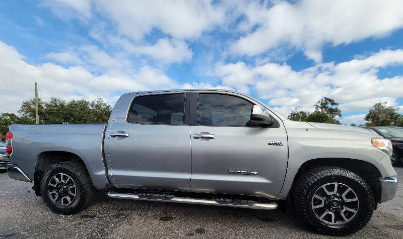 Toyota Tundra Limited 5.7L FFV CrewMax 2WD 2017