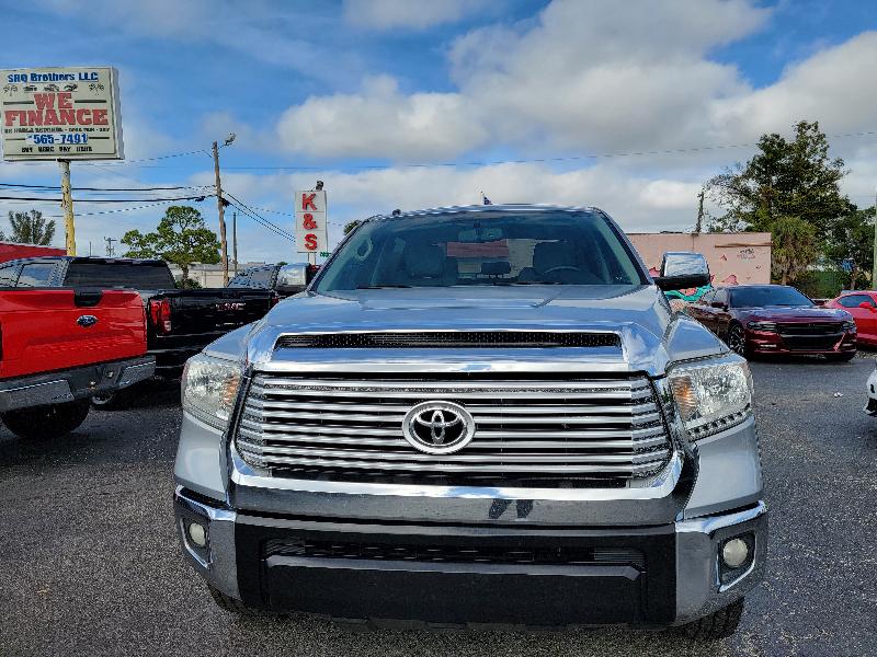 Toyota Tundra Limited 5.7L FFV CrewMax 2WD 2017