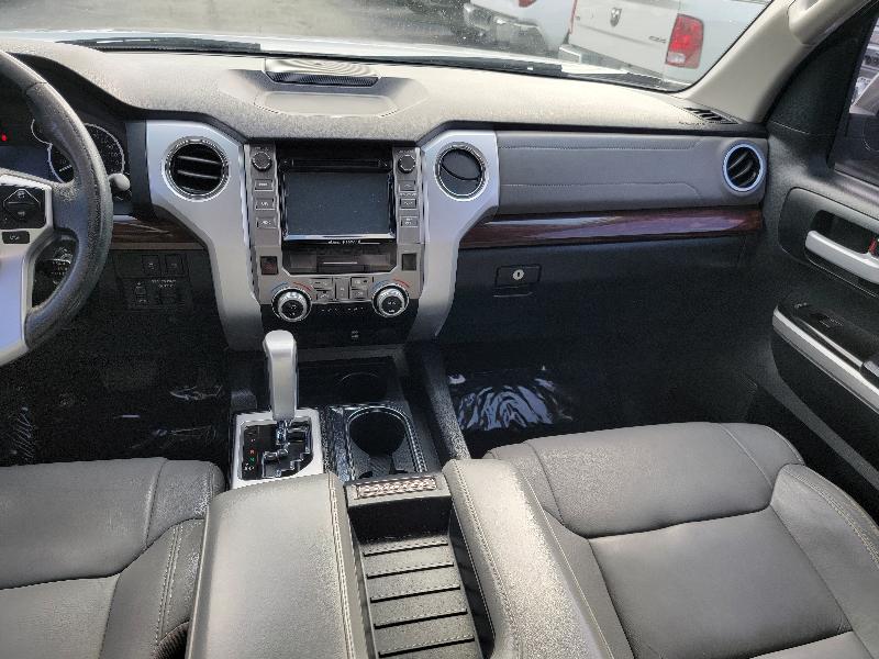 Toyota Tundra Limited 5.7L FFV CrewMax 2WD 2017