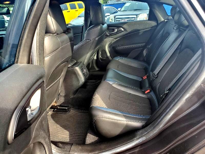 Chrysler 200 S 2015 Chrysler 200 S 2015