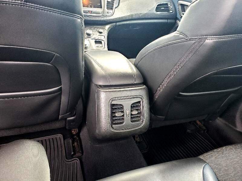 Chrysler 200 S 2015 Chrysler 200 S 2015