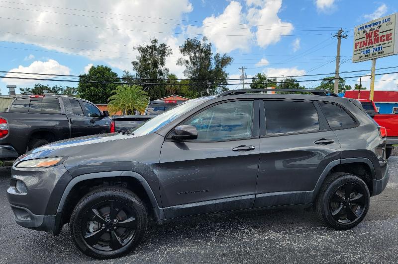 Jeep Cherokee 4-Door 2WD 2015 Jeep Cherokee 4-Door 2WD 2015