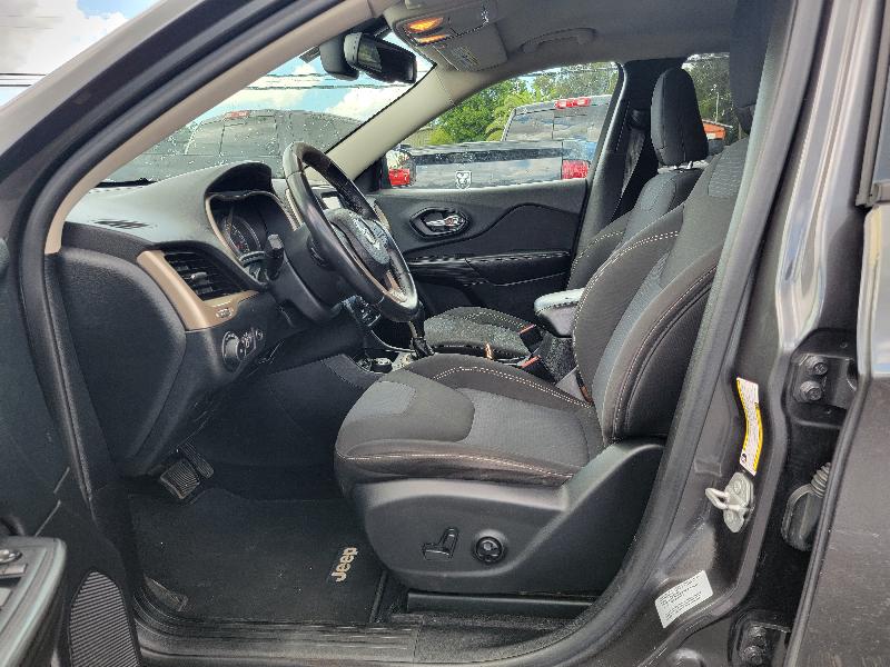 Jeep Cherokee 4-Door 2WD 2015 Jeep Cherokee 4-Door 2WD 2015