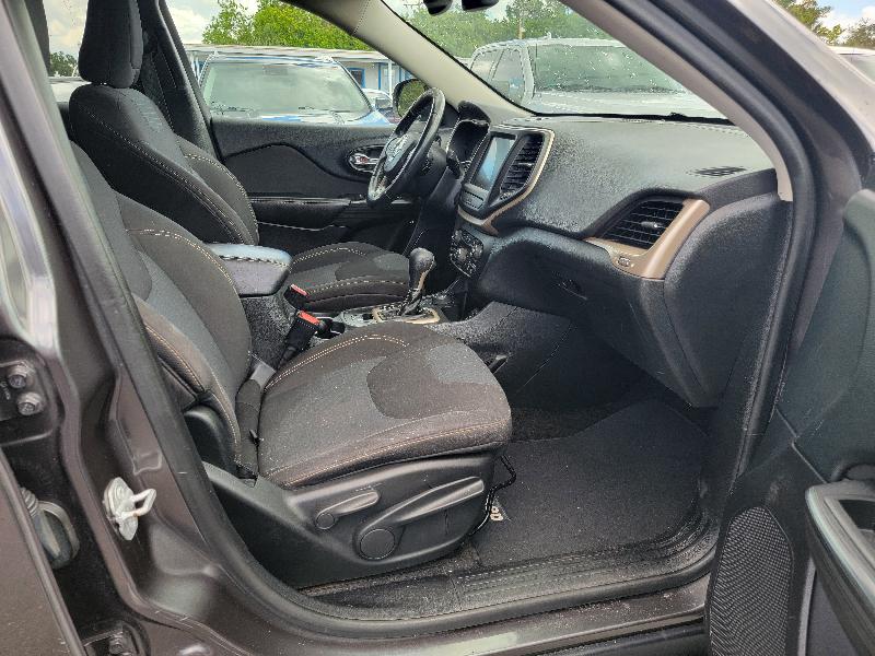 Jeep Cherokee 4-Door 2WD 2015 Jeep Cherokee 4-Door 2WD 2015