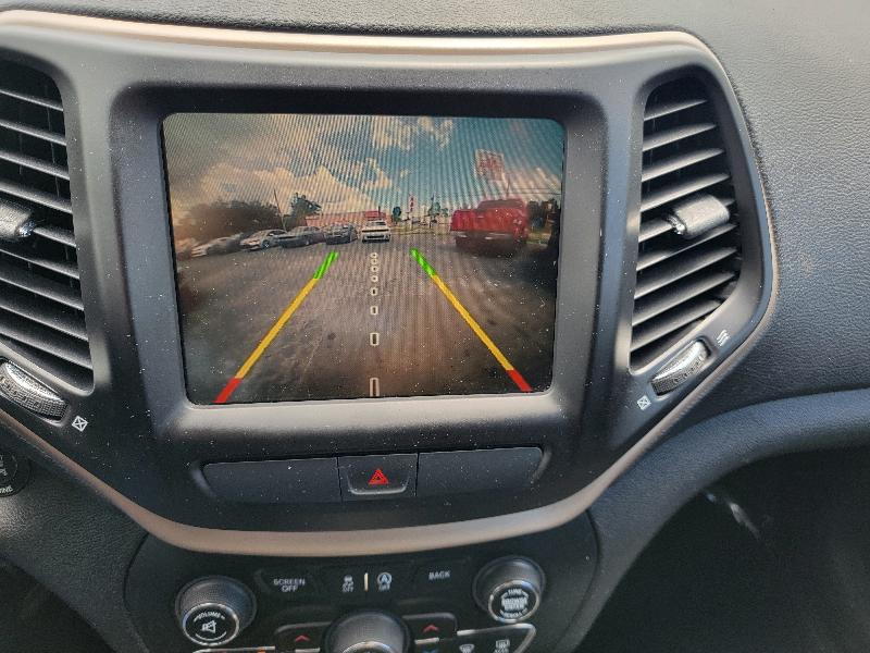 Jeep Cherokee 4-Door 2WD 2015 Jeep Cherokee 4-Door 2WD 2015