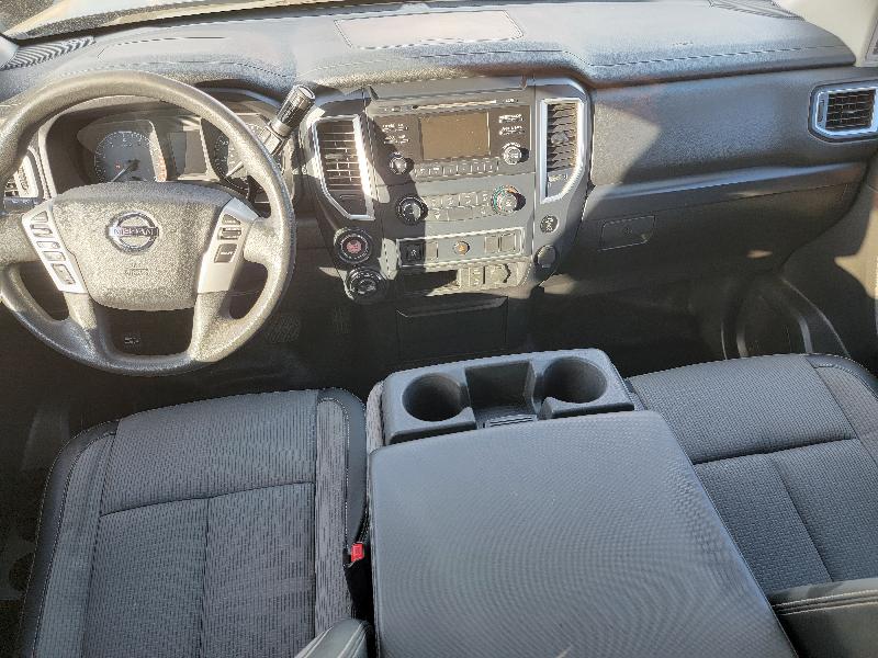 Nissan Titan Platinum Reserve Crew Cab 4WD 2017