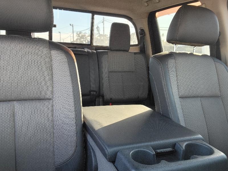 Nissan Titan Platinum Reserve Crew Cab 4WD 2017