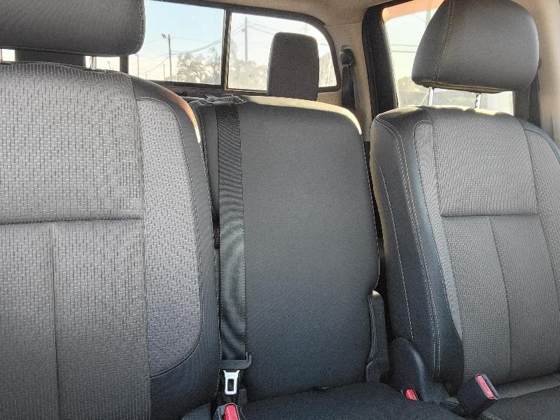 Nissan Titan Platinum Reserve Crew Cab 4WD 2017